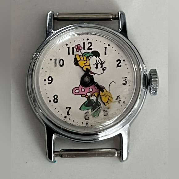 Two vintage adorable Minnie Mouse watches.  They are not in working order. - Picture 4 of 5